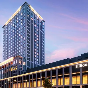 Hilton מלון